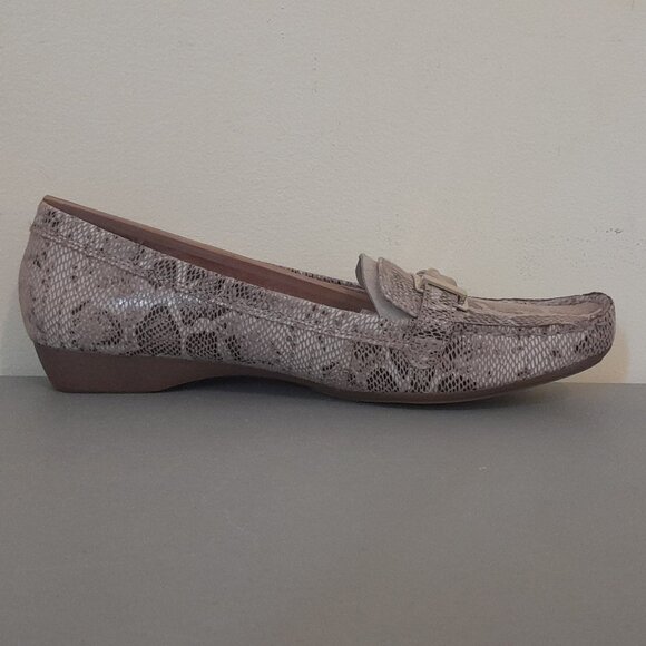 Naturalizer Women's Gisella Mauve Snake Flat 10 M US - Picture 2 of 7